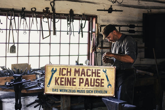 Blechschild ''Ich mache keine Pause. Das Werkzeug muss sich erholen'' 28x12cm