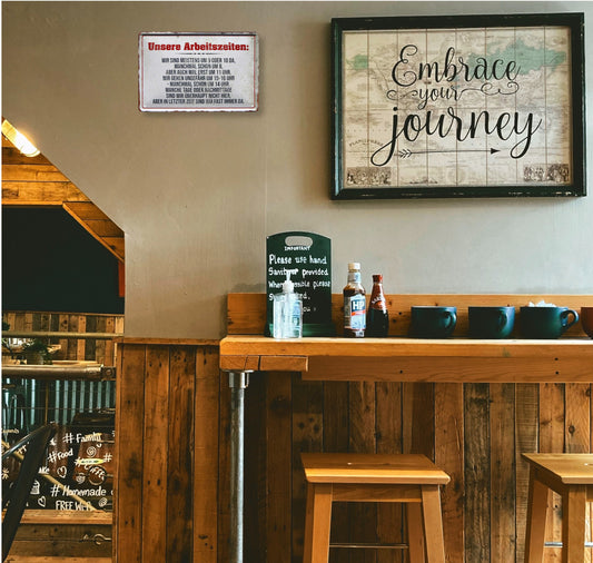 Blechschild ''Unsere Arbeitszeiten meistens von 9 oder 10 da'' 20x30cm