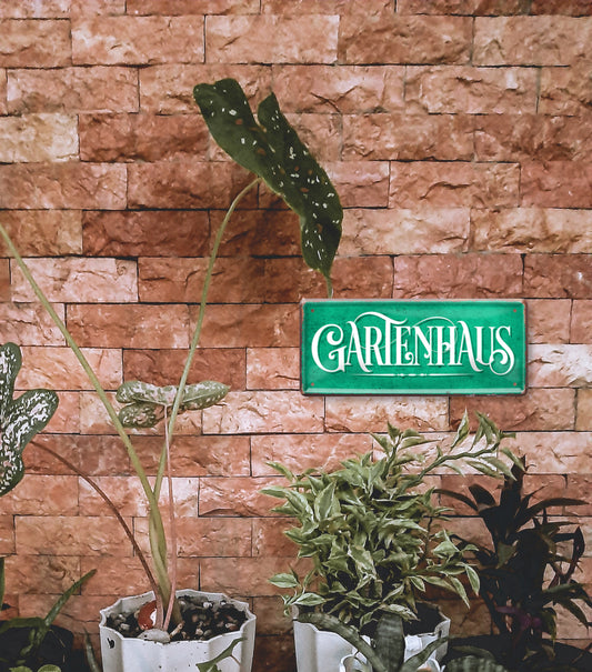 Blechschild ''Gartenhaus (grüner Hintergrund)'' 28x12cm