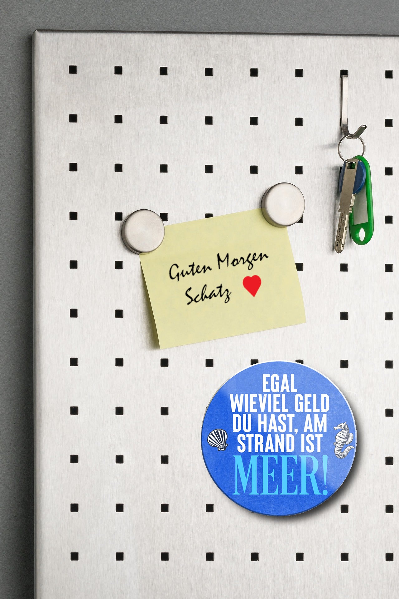 Magnet ''Egal wieviel Geld du hast, am Strand ist Meer'' 8x8x0,3cm
