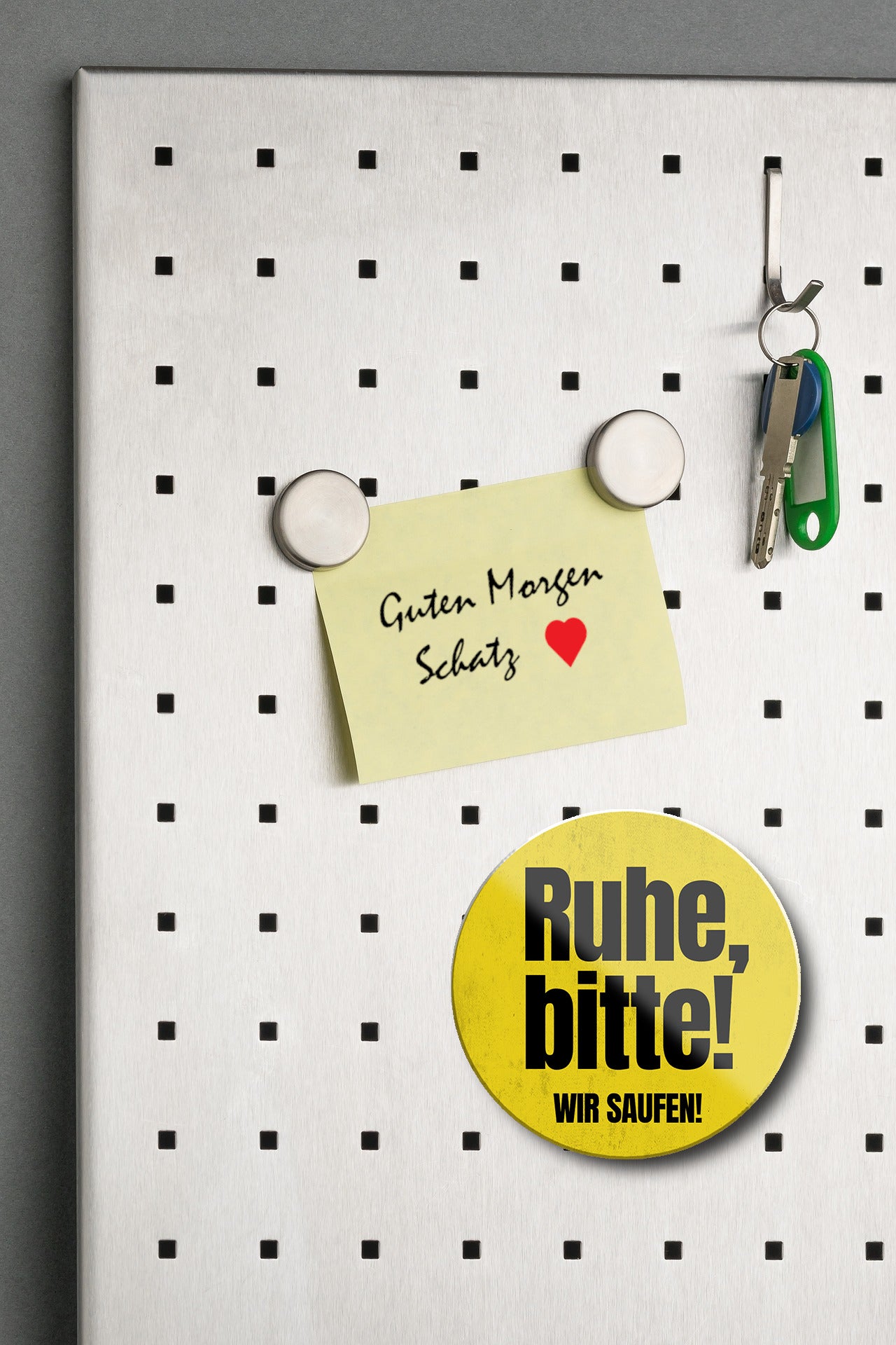 Magnet ''Ruhe bitte, Wir saufen'' 8x8x0,3cm