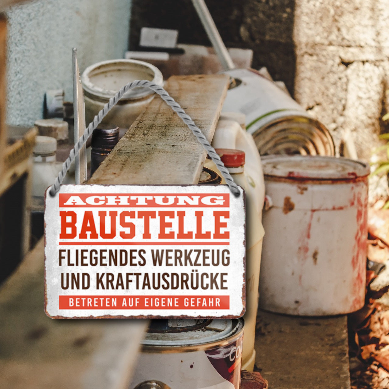 Blechschild ''Achtung Baustelle. Fliegendes Werkzeug und Kraftausdrücke'' 18x12cm