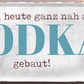 4252024251654		 ''Ich bin heute nah am Vodka gebaut'' Schilderstore24 Blechschilder sind perfekt als Geschenk zu Weihnachten, Geburtstage, Feiern, Partys, Grillabende, Namenstag, Feiertag, Mädelsabend, Hochzeit. Jederzeit stilvoll im Wohnzimmer, Partykeller, Garage, Praxis, Büro, Café, Hauseingang Alkohol Cocktail Bier Sekt Getränk Bier Alkohol schnaps promille tequila   