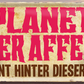 4252024250398		 ''Planet der Affen'' Schilderstore24 Blechschilder sind perfekt als Geschenk zu Weihnachten, Geburtstage, Feiern, Partys, Grillabende, Namenstag, Feiertag, Mädelsabend, Hochzeit. Jederzeit stilvoll im Wohnzimmer, Partykeller, Garage, Praxis, Büro, Café, Hauseingang Büro Chef Angestellter Arbeit Job Arbeitsplatz Alltag Beruf Ausbildung