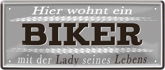 4252024252521		 ''Hier wohnt ein Biker''
 Schilderstore24 Blechschilder sind perfekt als Geschenk zu Weihnachten, Geburtstage, Feiern, Partys, Grillabende, Namenstag, Feiertag, Mädelsabend, Hochzeit. Jederzeit stilvoll im Wohnzimmer, Partykeller, Garage, Praxis, Büro, Café, Hauseingang Mechaniker Auto Motorrad Werkstatt auto lkw brummi tüfteln schrauber