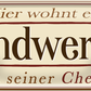 4252024252385		 ''Hier wohnt ein Handwerker''
 Schilderstore24 Blechschilder sind perfekt als Geschenk zu Weihnachten, Geburtstage, Feiern, Partys, Grillabende, Namenstag, Feiertag, Mädelsabend, Hochzeit. Jederzeit stilvoll im Wohnzimmer, Partykeller, Garage, Praxis, Büro,Architekt Hauseingang Handwerk Baustelle Arbeit Bau werkeln baustelle handwerker bauarbeiter