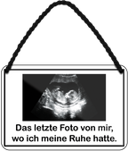 4252024242645	Schilderstore24 	 ''Das letzte Foto von mir wo ich meine Ruhe hatte'' Schilderstore24 Blechschilder sind perfekt als Geschenk zu Weihnachten, Geburtstage, Feiern, Partys, Grillabende, Namenstag, Feiertag, Mädelsabend, Hochzeit. Jederzeit stilvoll im Wohnzimmer, Partykeller, Garage, Praxis, Büro, Café, Hauseingang Sarkasmus Ironie Funny Schwarzer Humor faul dumm fun rente lästern teufel