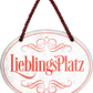 4252024245967	Schilderstore24	 ''Lieblings Platz'' Schilderstore24 Blechschilder sind perfekt als Geschenk zu Weihnachten, Geburtstage, Feiern, Partys, Grillabende, Namenstag, Feiertag, Mädelsabend, Hochzeit. Jederzeit stilvoll im Wohnzimmer, Partykeller, Garage, Praxis, Büro, Café, Hauseingang Küche Haushalt Willkommen Eigenheim heim essen haus kochen herzlich Zuhause putzen