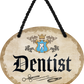 4252024246612	Schilderstore24	 ''Dentist'' Schilderstore24 Blechschilder sind perfekt als Geschenk zu Weihnachten, Geburtstage, Feiern, Partys, Grillabende, Namenstag, Feiertag, Mädelsabend, Hochzeit. Jederzeit stilvoll im Wohnzimmer, Partykeller, Garage, Praxis, Büro, Café, Hauseingang Büro Chef Angestellter Arbeit Job Arbeitsplatz Alltag Beruf Ausbildung