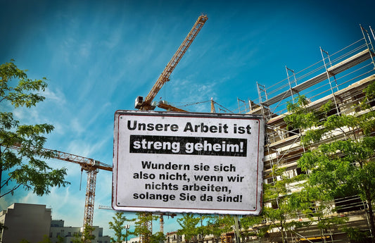 Blechschild ''Unsere Arbeit ist streng geheim'' 20x30cm
