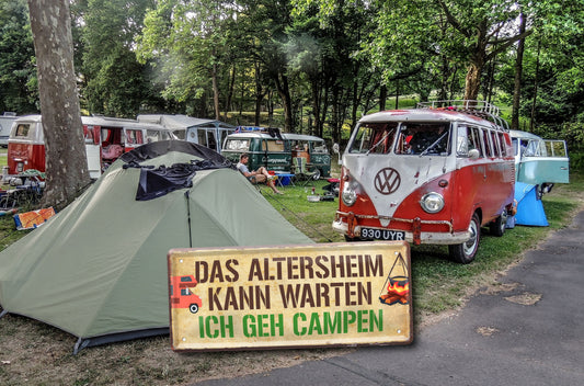 Blechschild ''Das Altersheim kann warten. Ich geh campen'' 28x12cm