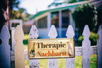 Blechschild ''Andere gehen zur Therapie Nachbar'' 28x12cm