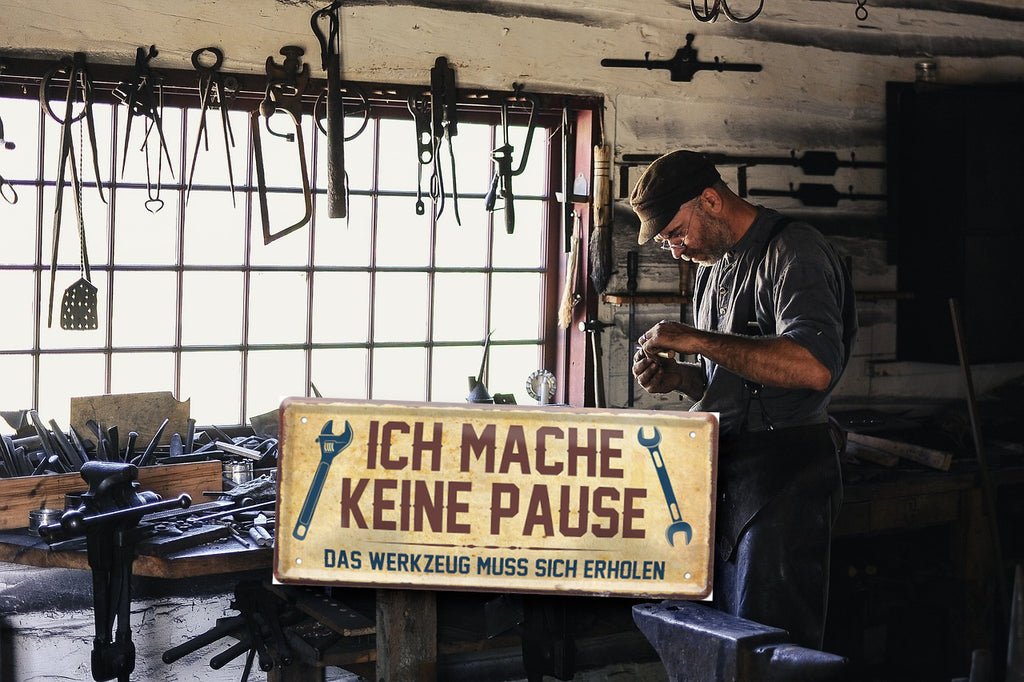 Metal sign ''I don't take a break. The tool must recover'' 28x12cm
