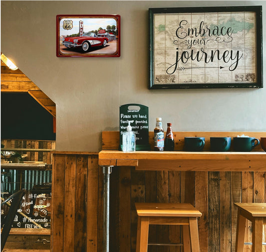 Blechschild ''Route 66 (rote Auto, Hintergrund Diner)'' 20x30cm