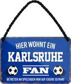 4252024203455 Schilderstore24 	Schilderstore24 Blechschilder sind perfekt als Geschenk zu Weihnachten, Geburtstage, Feiern, Partys, Grillabende, Namenstag, Feiertag, Mädelsabend, Hochzeit. Jederzeit stilvoll im Wohnzimmer, Partykeller, Garage, Praxis, Büro, Café, Hauseingang Fußball Mannschaft Verein Bolzen Ball sport liga kicken stadion freizeit ''Karlsruhe Fan''		18x12cm