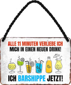 4252024200058 Schilderstore24 Schilderstore24 Blechschilder sind perfekt als Geschenk zu Weihnachten, Geburtstage, Feiern, Partys, Grillabende, Namenstag, Feiertag, Mädelsabend, Hochzeit. Jederzeit stilvoll im Wohnzimmer, Partykeller, Garage, Praxis, Büro, Café, Hauseingang Alkohol Cocktail Bier Sekt Getränk Bier Alkohol schnaps promille tequila   	 ''Alle 11 Minuten verliebe ich mich.. Ich Barshippe jetz''		18x12cm