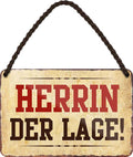 4252024209754 Schilderstore24 Schilderstore24 Blechschilder sind perfekt als Geschenk zu Weihnachten, Geburtstage, Feiern, Partys, Grillabende, Namenstag, Feiertag, Mädelsabend, Hochzeit. Jederzeit stilvoll im Wohnzimmer, Partykeller, Garage, Praxis, Büro, Café, Hauseingang Sarkasmus Ironie Funny Schwarzer Humor faul dumm fun rente lästern teufel	 ''Herrin der Lage''		18x12cm