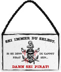 4252024210408 Schilderstore24 	Schilderstore24 Blechschilder sind perfekt als Geschenk zu Weihnachten, Geburtstage, Feiern, Partys, Grillabende, Namenstag, Feiertag, Mädelsabend, Hochzeit. Jederzeit stilvoll im Wohnzimmer, Partykeller, Garage, Praxis, Büro, Café, Hauseingang Sarkasmus Ironie Funny Schwarzer Humor faul dumm fun rente lästern teufel ''Sei immer du selbst.. Dann sei Pirat (Totenkopf)''		18x12cm
