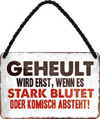 4252024210828 Schilderstore24 	Schilderstore24 Blechschilder sind perfekt als Geschenk zu Weihnachten, Geburtstage, Feiern, Partys, Grillabende, Namenstag, Feiertag, Mädelsabend, Hochzeit. Jederzeit stilvoll im Wohnzimmer, Partykeller, Garage, Praxis, Büro, Café, Hauseingang Sarkasmus Ironie Funny Schwarzer Humor faul dumm fun rente lästern teufel ''Geheult wird erst, wenn es stark blutet''		18x12cm