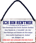 4252024211122 Schilderstore24 	Schilderstore24 Blechschilder sind perfekt als Geschenk zu Weihnachten, Geburtstage, Feiern, Partys, Grillabende, Namenstag, Feiertag, Mädelsabend, Hochzeit. Jederzeit stilvoll im Wohnzimmer, Partykeller, Garage, Praxis, Büro, Café, Hauseingang Sarkasmus Ironie Funny Schwarzer Humor faul dumm fun rente lästern teufel ''Ich bin Rentner. Keine Bemerkung über Gewicht''		18x12cm