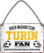 4252024204742 Schilderstore24 	Schilderstore24 Blechschilder sind perfekt als Geschenk zu Weihnachten, Geburtstage, Feiern, Partys, Grillabende, Namenstag, Feiertag, Mädelsabend, Hochzeit. Jederzeit stilvoll im Wohnzimmer, Partykeller, Garage, Praxis, Büro, Café, Hauseingang Fußball Mannschaft Verein Bolzen Ball sport liga kicken stadion freizeit ''Turin Fan''		18x12cm