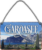 4252024211771 Schilderstore24 Schilderstore24 Blechschilder sind perfekt als Geschenk zu Weihnachten, Geburtstage, Feiern, Partys, Grillabende, Namenstag, Feiertag, Mädelsabend, Hochzeit. Jederzeit stilvoll im Wohnzimmer, Partykeller, Garage, Praxis, Büro, Café, Hauseingang Landschaften Orte Städte Länder Urlaub See berge burgen schloss tal denkmal freizeit meer	 ''Gardasee''		18x12cm