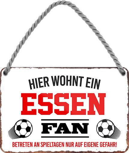 4252024203745 Schilderstore24 	Schilderstore24 Blechschilder sind perfekt als Geschenk zu Weihnachten, Geburtstage, Feiern, Partys, Grillabende, Namenstag, Feiertag, Mädelsabend, Hochzeit. Jederzeit stilvoll im Wohnzimmer, Partykeller, Garage, Praxis, Büro, Café, Hauseingang Fußball Mannschaft Verein Bolzen Ball sport liga kicken stadion freizeit ''Essen Fan''		18x12cm