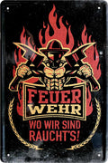 4252024220759 Schilderstore24 	Schilderstore24 Blechschilder sind perfekt als Geschenk zu Weihnachten, Geburtstage, Feiern, Partys, Grillabende, Namenstag, Feiertag, Mädelsabend, Hochzeit. Jederzeit stilvoll im Wohnzimmer, Partykeller, Garage, Praxis, Büro, Café, Hauseingang Feuerwehr Feuer Brand Schutz Rettung freiwillige Alarm rettungsdienst hilfe feuer ''Feuerwehr. Wo wir sind rauchts''		20x30cm