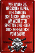 4252024220766 Schilderstore24 	Schilderstore24 Blechschilder sind perfekt als Geschenk zu Weihnachten, Geburtstage, Feiern, Partys, Grillabende, Namenstag, Feiertag, Mädelsabend, Hochzeit. Jederzeit stilvoll im Wohnzimmer, Partykeller, Garage, Praxis, Büro, Café, Hauseingang Feuerwehr Feuer Brand Schutz Rettung freiwillige Alarm rettungsdienst hilfe feuer ''Wir haben die größten Hupen, längsten Schläuche.. Feuerwehr''		20x30cm