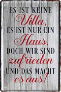 4252024219692 Schilderstore24 	Schilderstore24 Blechschilder sind perfekt als Geschenk zu Weihnachten, Geburtstage, Feiern, Partys, Grillabende, Namenstag, Feiertag, Mädelsabend, Hochzeit. Jederzeit stilvoll im Wohnzimmer, Partykeller, Garage, Praxis, Büro, Café, Hauseingang Sarkasmus Ironie Funny Schwarzer Humor faul dumm fun rente lästern teufel ''Es ist keine Villa, nur ein Haus, wir sind zufrieden''		20x30cm