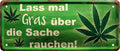 4252024226133 Schilderstore24 	Schilderstore24 Blechschilder sind perfekt als Geschenk zu Weihnachten, Geburtstage, Feiern, Partys, Grillabende, Namenstag, Feiertag, Mädelsabend, Hochzeit. Jederzeit stilvoll im Wohnzimmer, Partykeller, Garage, Praxis, Büro, Café, Hauseingang Sarkasmus Ironie Funny Schwarzer Humor faul dumm fun rente lästern teufel ''Lass mal lieber Gras über die Sache rauchen''		28x12cm