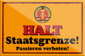 4252024205510	Schilderstore24	 ''Halt Staatsgrenze''Schilderstore24 Blechschilder sind perfekt als Geschenk zu Weihnachten, Geburtstage, Feiern, Partys, Grillabende, Namenstag, Feiertag, Mädelsabend, Hochzeit. Jederzeit stilvoll im Wohnzimmer, Partykeller, Garage, Praxis, Büro, Café, Hauseingang Sarkasmus Ironie Funny Schwarzer Humor faul dumm fun rente lästern teufel
