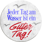 4252024234190	Schilderstore24	 ''Jeden Tag am Wasser ist ein Guter Tag''Schilderstore24 Blechschilder sind perfekt als Geschenk zu Weihnachten, Geburtstage, Feiern, Partys, Grillabende, Namenstag, Feiertag, Mädelsabend, Hochzeit. Jederzeit stilvoll im Wohnzimmer, Partykeller, Garage, Praxis, Büro, Café, Hauseingang Meer Urlaub Sommer Sandstrand meer wasser strand sand urlaub ferien