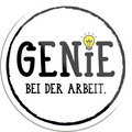 4252024232417	Schilderstore24	 ''Genie bei der Arbeit''Schilderstore24 Blechschilder sind perfekt als Geschenk zu Weihnachten, Geburtstage, Feiern, Partys, Grillabende, Namenstag, Feiertag, Mädelsabend, Hochzeit. Jederzeit stilvoll im Wohnzimmer, Partykeller, Garage, Praxis, Büro, Café, Hauseingang Büro Chef Angestellter Arbeit Job Arbeitsplatz Alltag Beruf Ausbildung