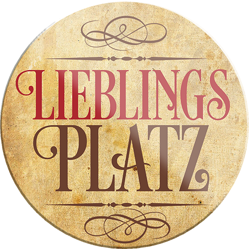 4252024233865	Schilderstore24	 ''Lieblingsplatz''Schilderstore24 Blechschilder sind perfekt als Geschenk zu Weihnachten, Geburtstage, Feiern, Partys, Grillabende, Namenstag, Feiertag, Mädelsabend, Hochzeit. Jederzeit stilvoll im Wohnzimmer, Partykeller, Garage, Praxis, Büro, Café, Hauseingang Küche Haushalt Willkommen Eigenheim heim essen haus kochen herzlich Zuhause putzen