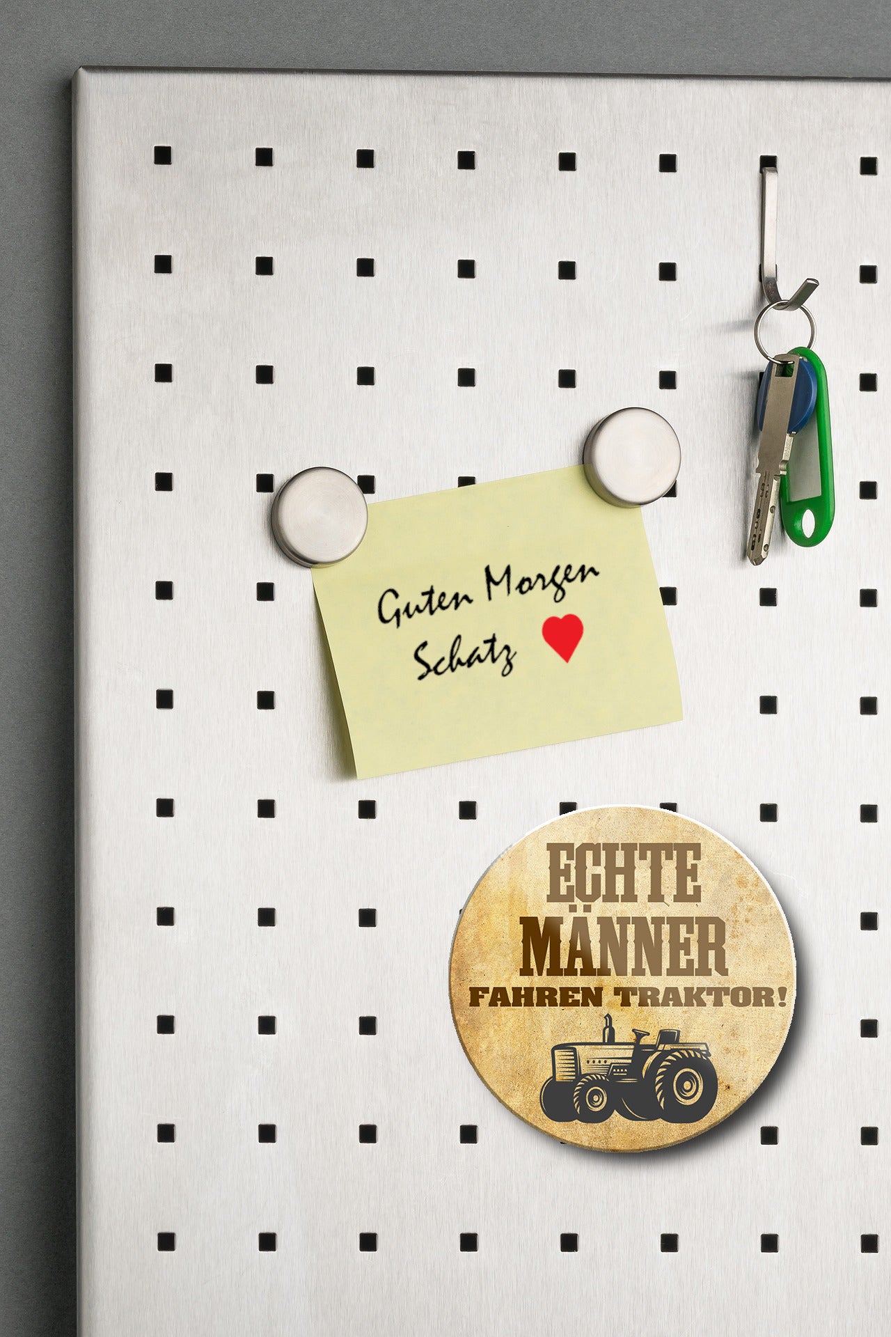 Magnet "Real men drive tractors" 8x8x0.3cm