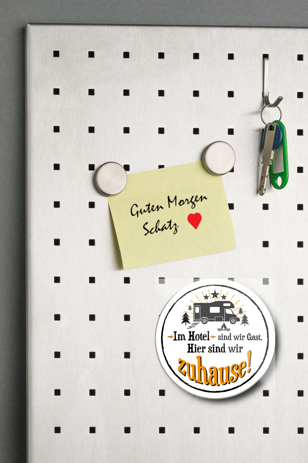 Magnet ''Im Hotel sind Gast.. zuhause'' 8x8x0,3cm