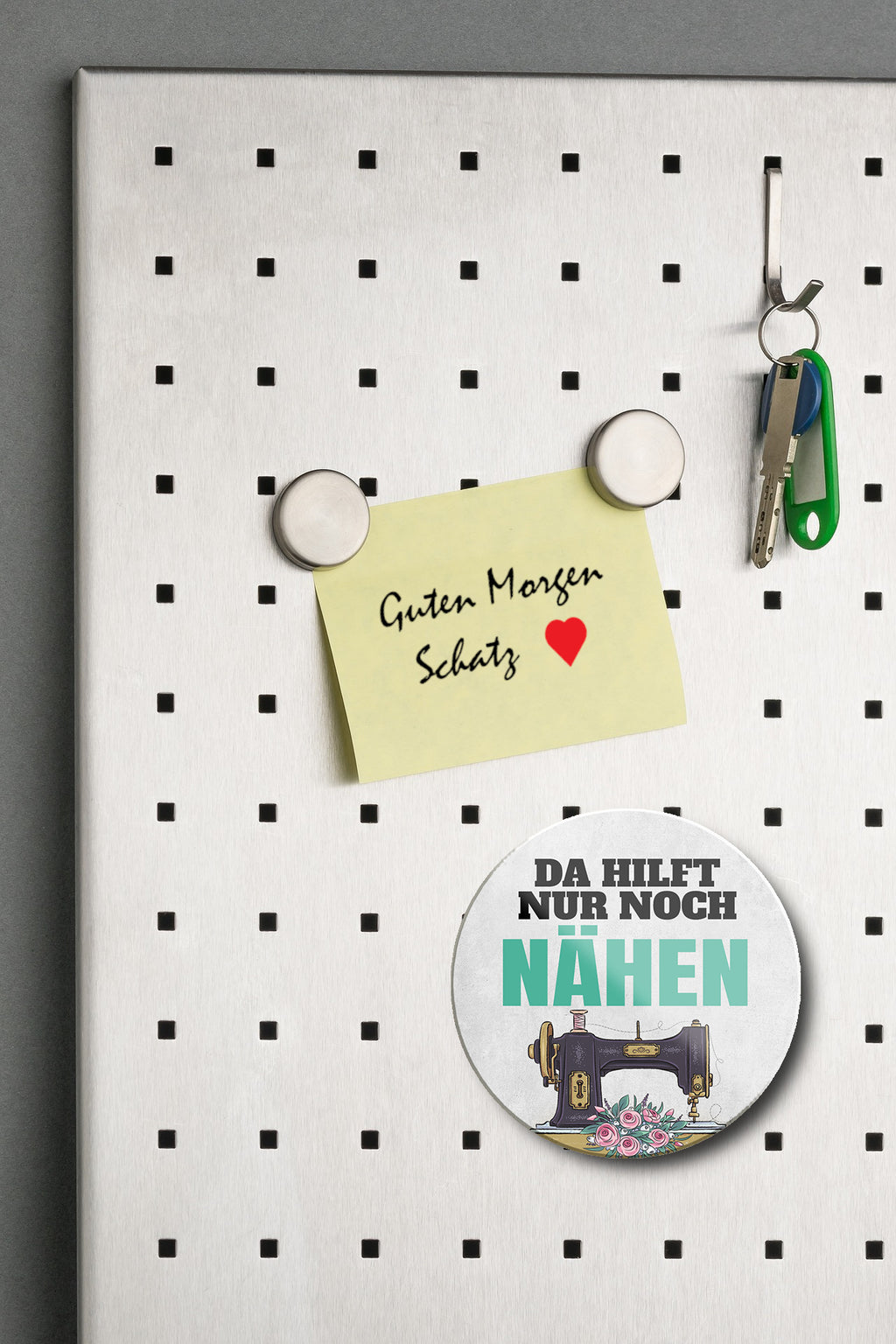 Magnet ''Da hilft nur noch Nähen'' 8x8x0,3cm
