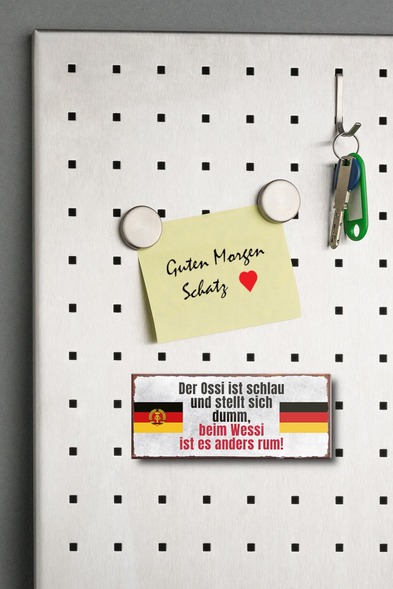 Magnet ''Der Ossi ist schlau und stellt sich dumm'' 9,3x4cm