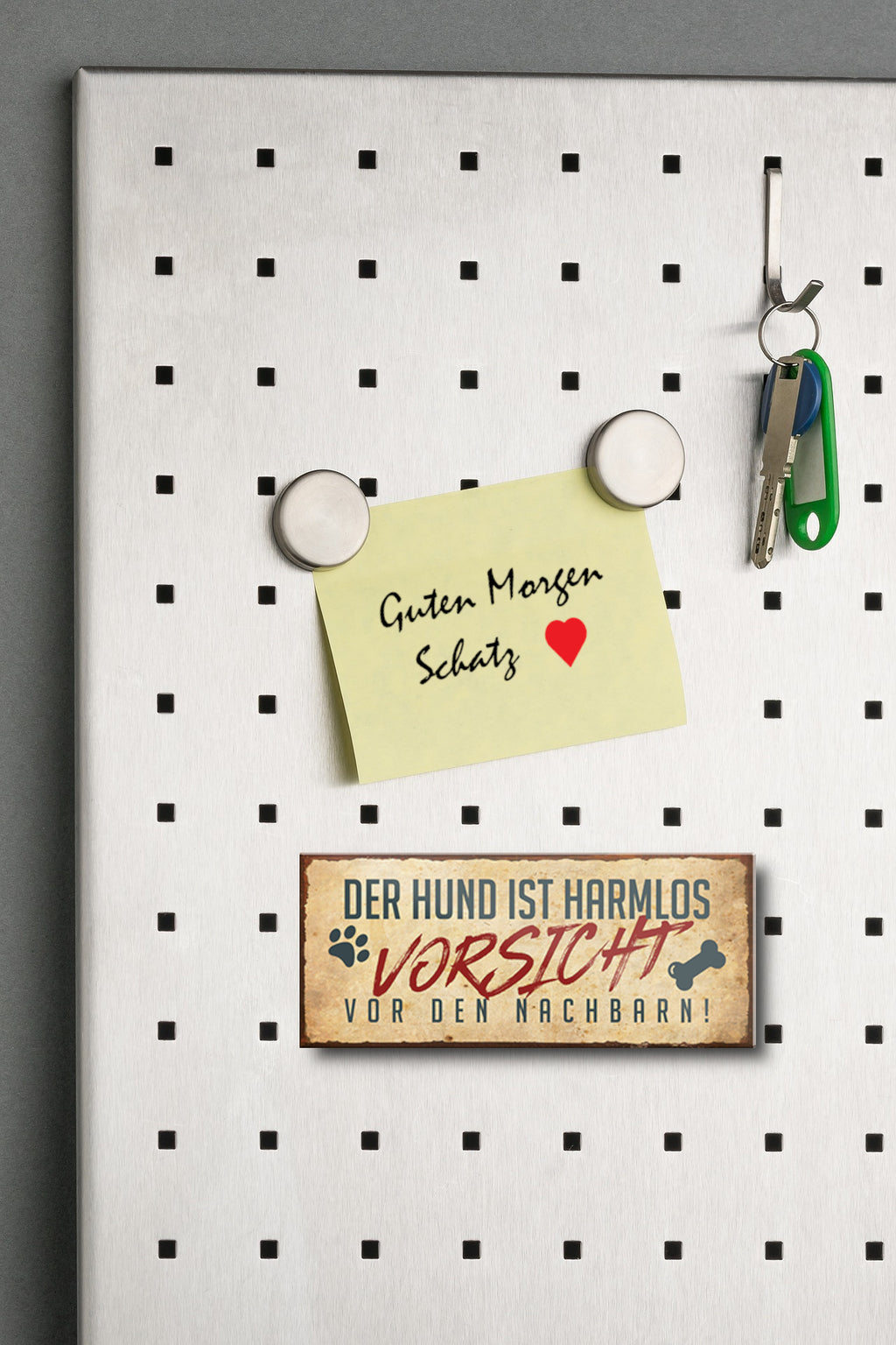 Magnet ''Der Hund ist harmlos, vorsicht vor dem Nachbar'' 9,3x4cm