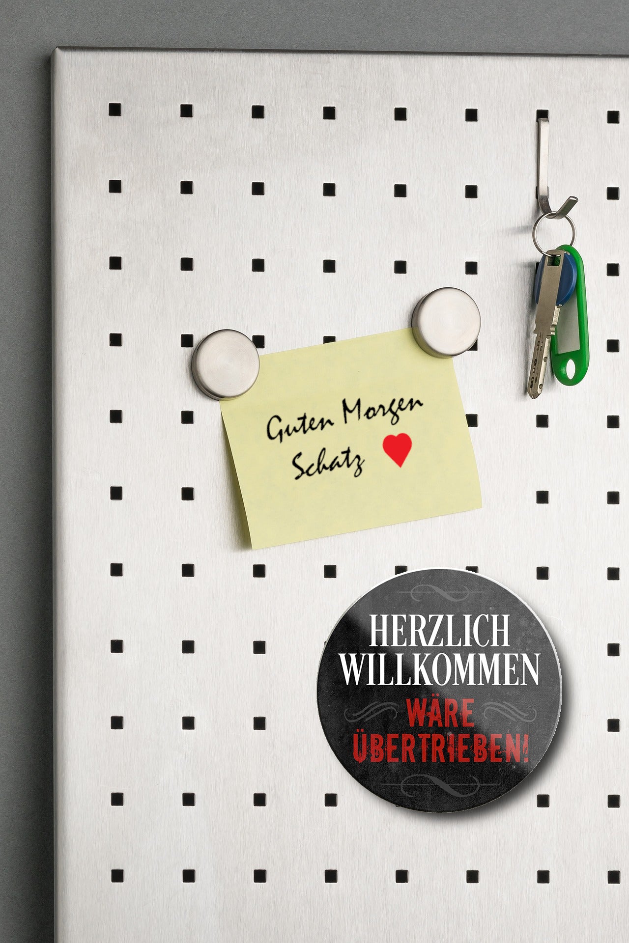 Magnet ''Herzlich Willkommen wäre übertrieben'' 8x8x0,3cm