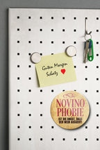 Magnet ''Novinophobie (braun)'' 8x8x0,3cm