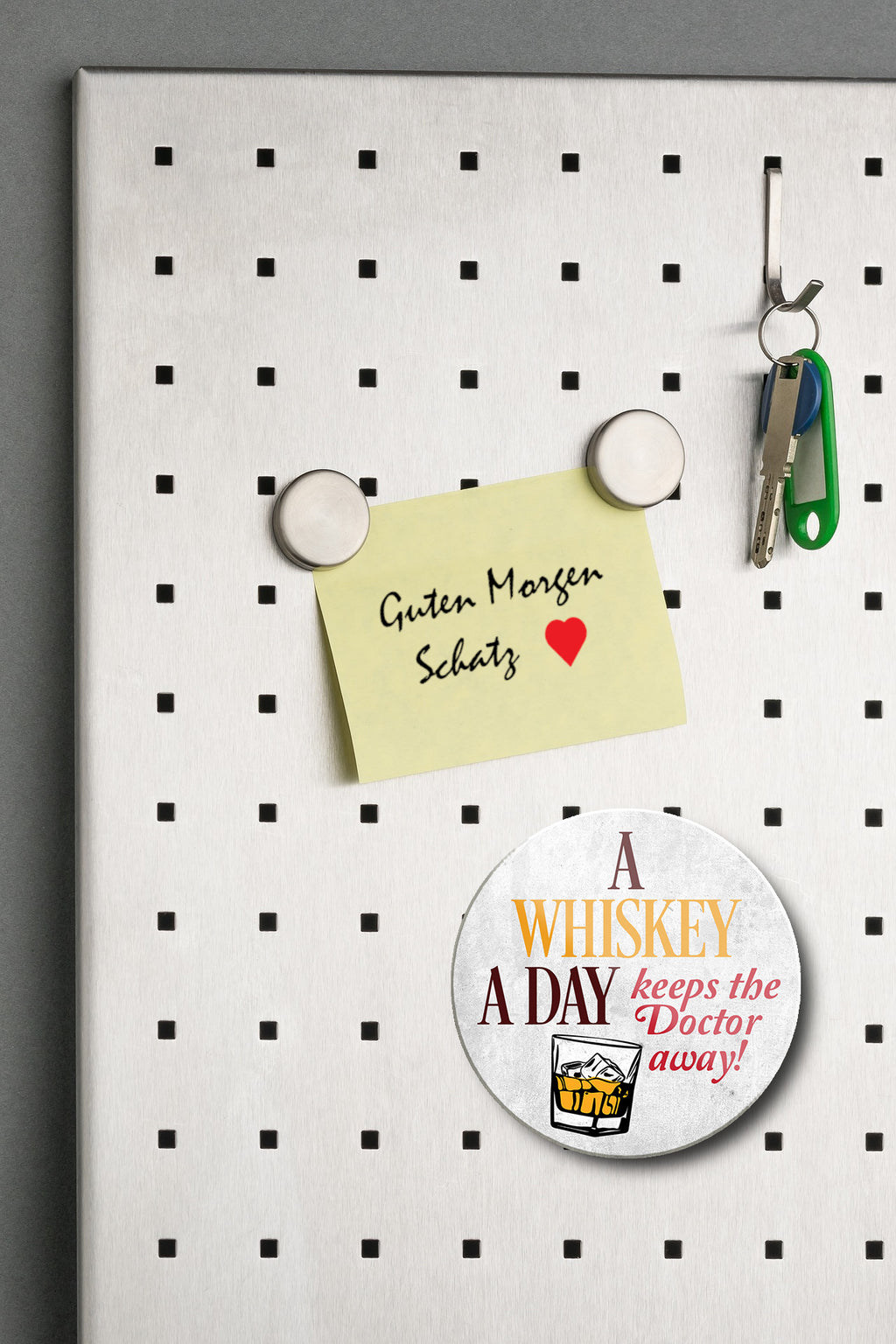 Magnet ''A whiskey a day keeps the doctor away'' 8x8x0,3cm